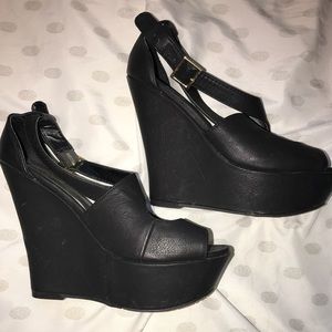Black Wedges
